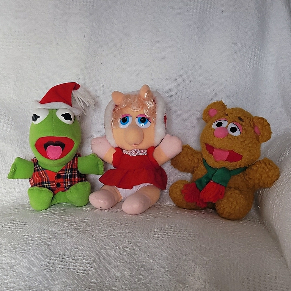 Vintage stuffed muppets